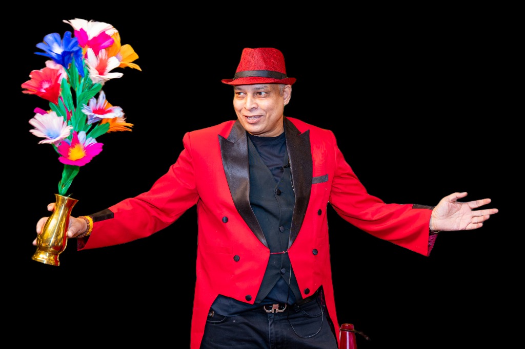 Maverick Manju performing magic